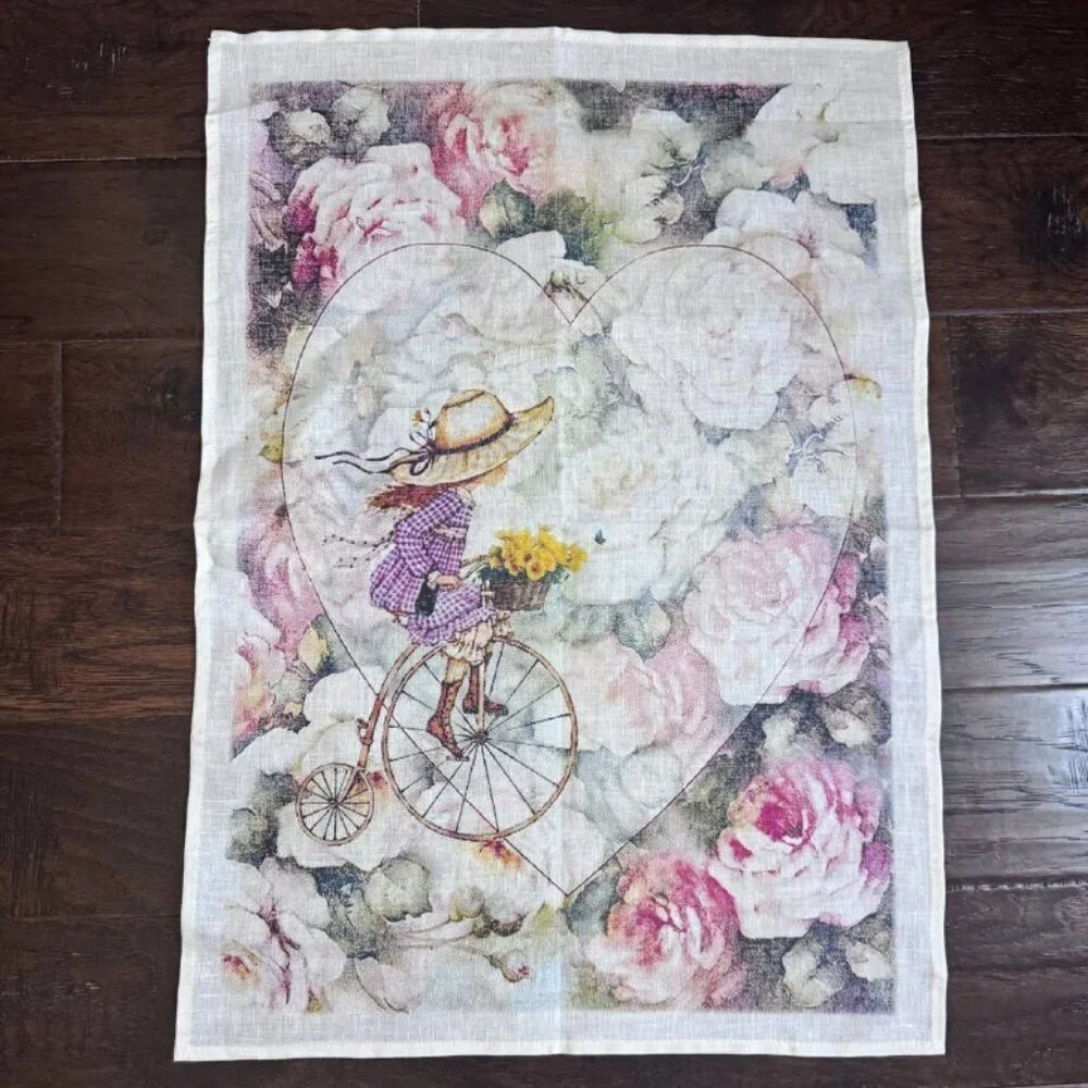 NWOT!  European Linen Kitchen Towel Set of 3 – Love is In the Air Theme